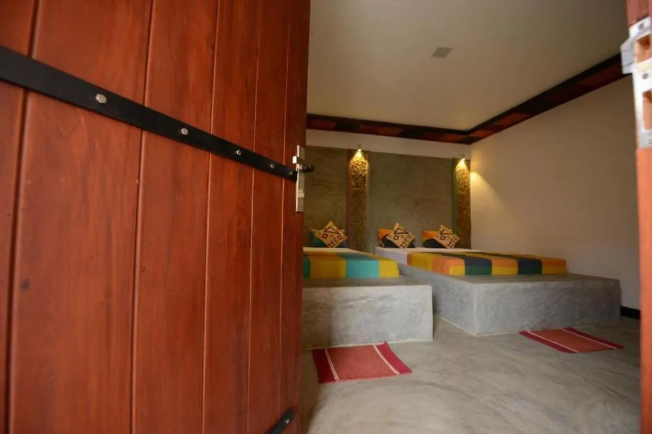 Eco Chalet - Airport Transit Hotel Negombo